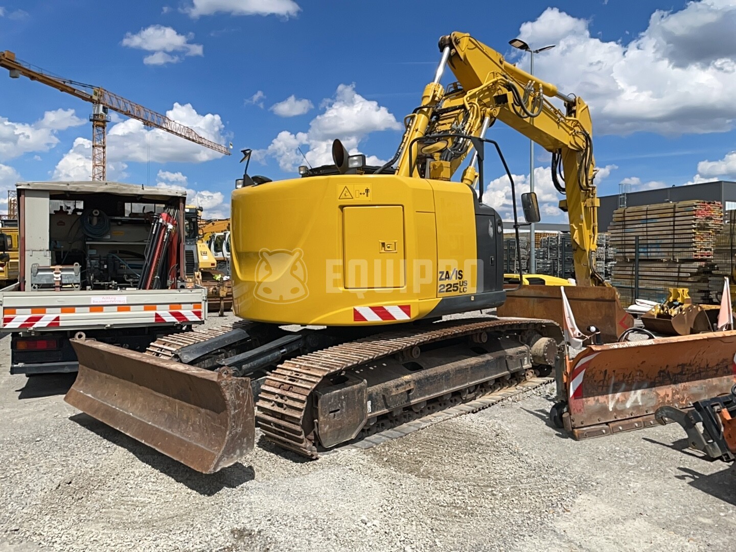 Hitachi ZX 225 USLC-5 Used Tracked Excavator for Sale | Equippo