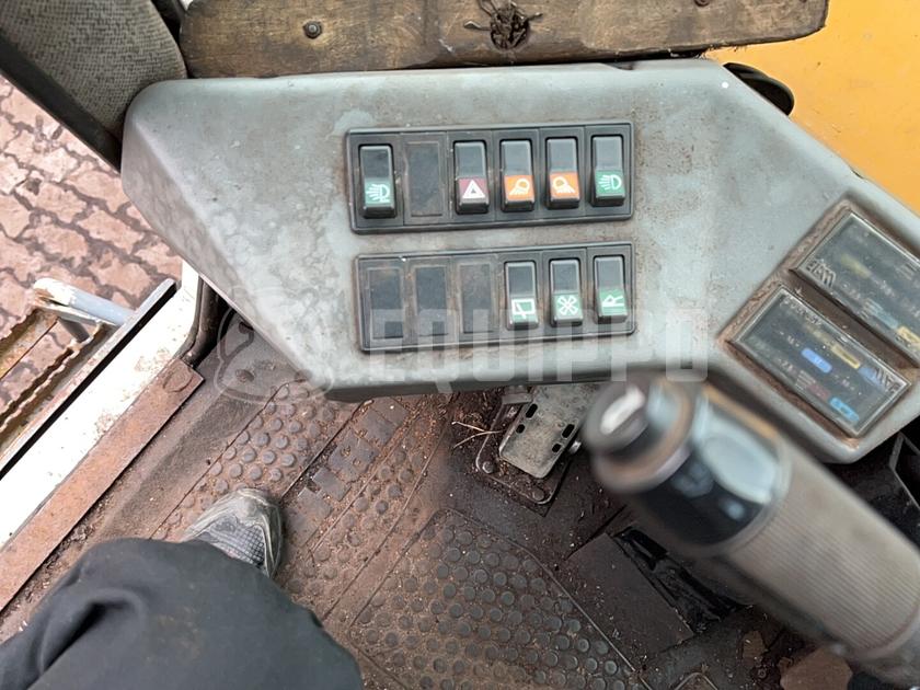 1998 ليبهير L522-44334691