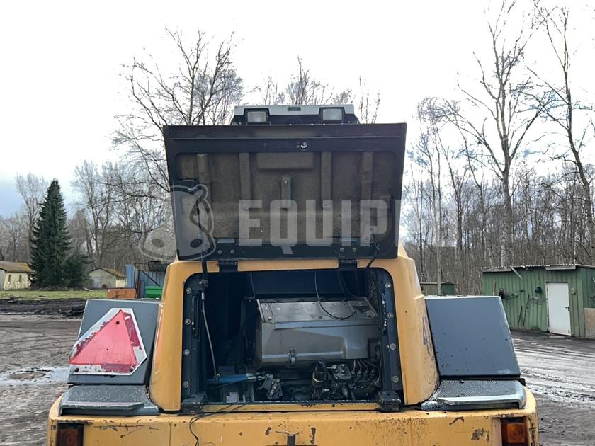 1998 ليبهير L522-44334710