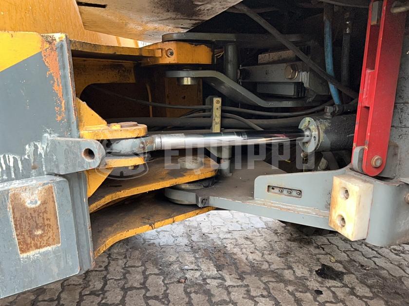 1998 ليبهير L522-44294067