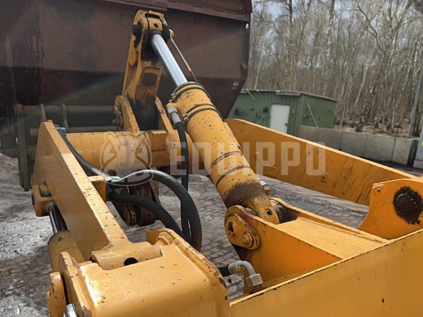 1998 ليبهير L522-44294330