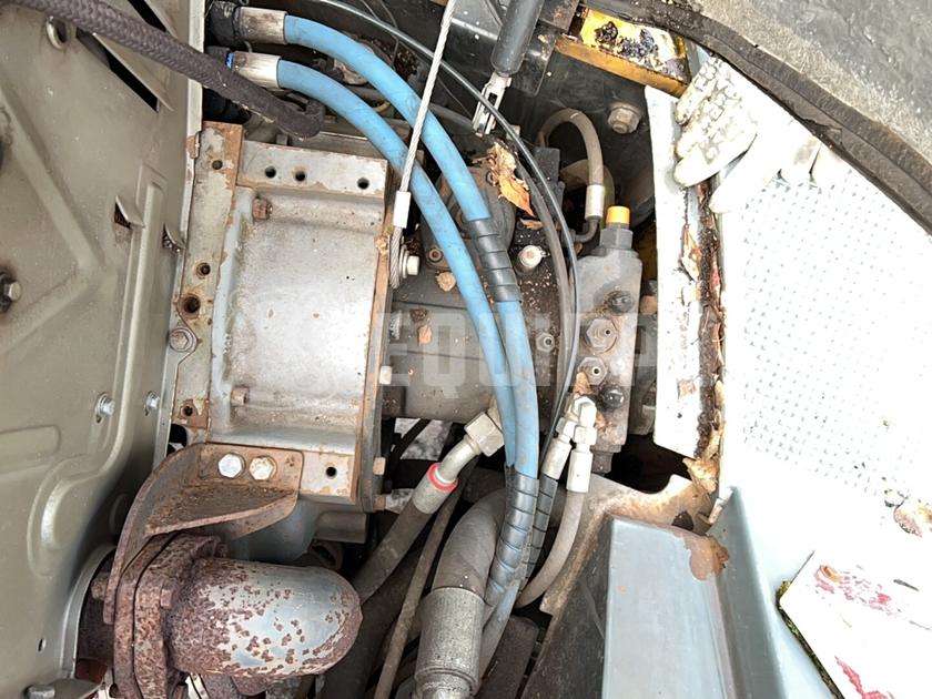 1998 ليبهير L522-44334868