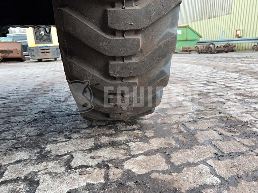 1998 ليبهير L522-44334911