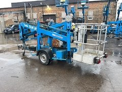 Genie TZ34 (12m) - Arrière gauche - Trailer-Mounted Boom Lift d’Occasion