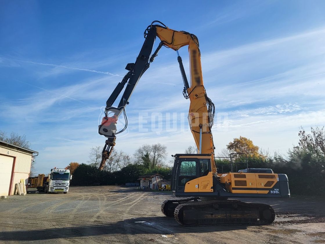 Image for EXCAVATORS 2016 Hyundai HX330L for Sale in France