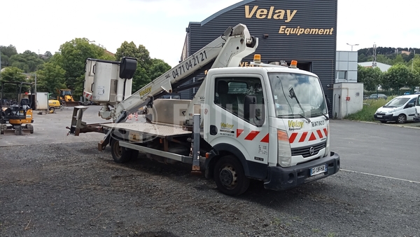 Photo de la Nissan Cabstar 35.12 avec Isoli PT19.9 / VT55NE (17m)