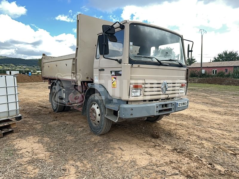 Renault M180 - Right Front - Used Tipper Truck