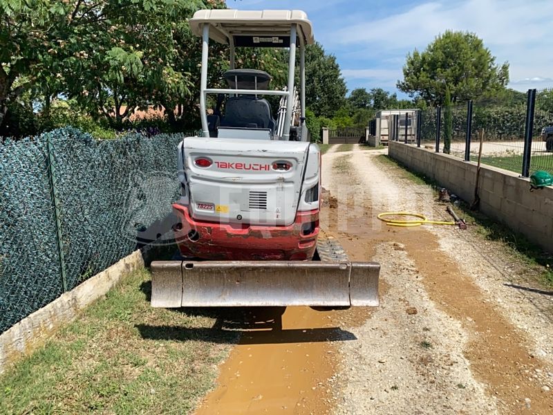 2018 TAKEUCHI TB225-44436949