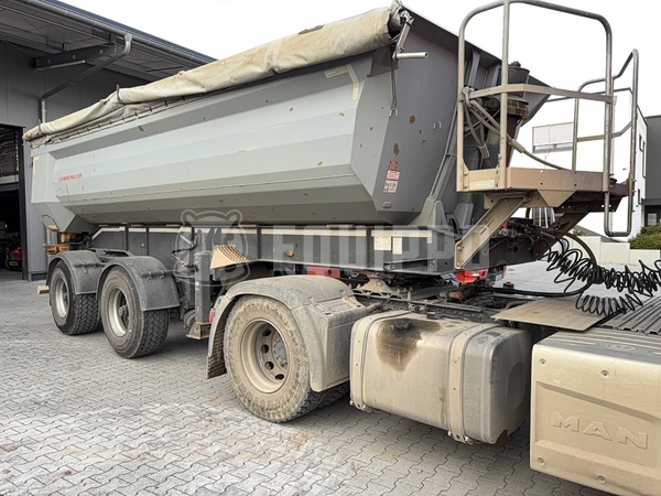Foto van de Schwarzmüller SM K-Series 2-axle steel segment tipper semitrailer
