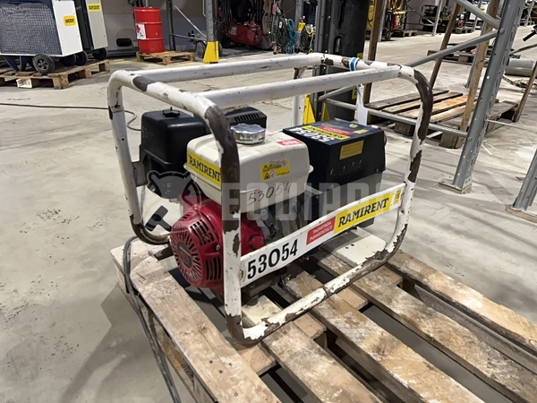 Photo de la SDMO R7.5T Générateur 4.8kW 400V, essence