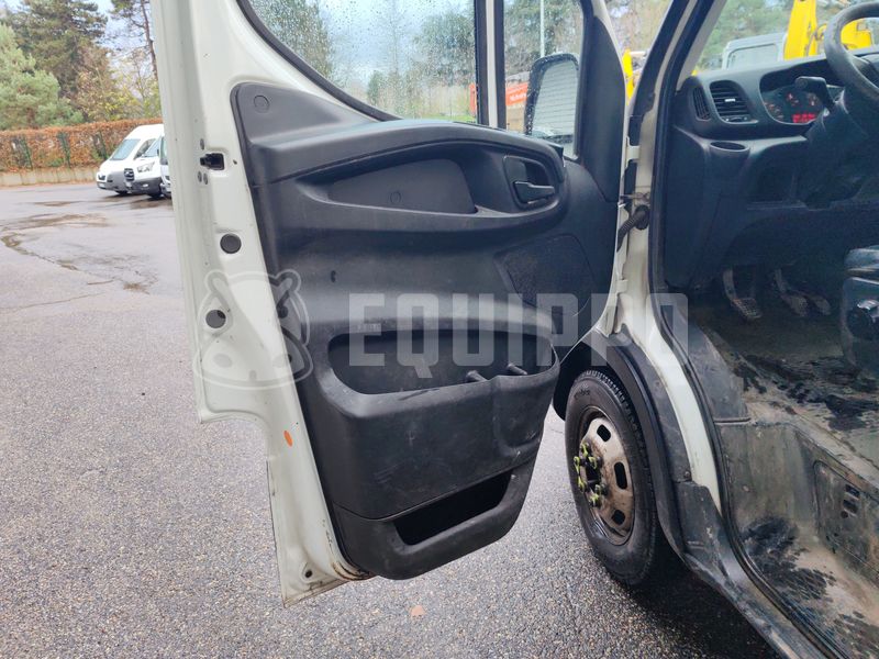 2016 Iveco 35C13-48643943