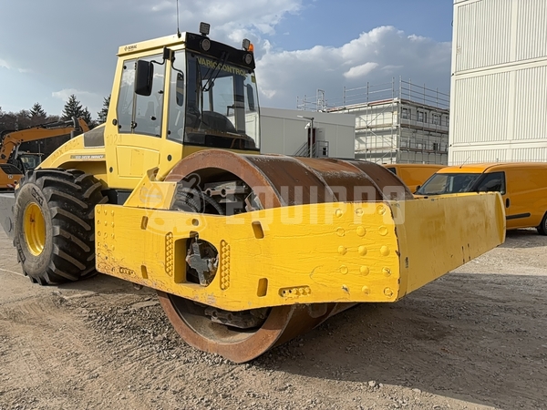 Photo de la Bomag BW 332 DEEP Impact