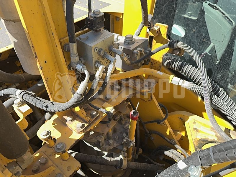 2020 كوماتسو HB215LC-3-48042830