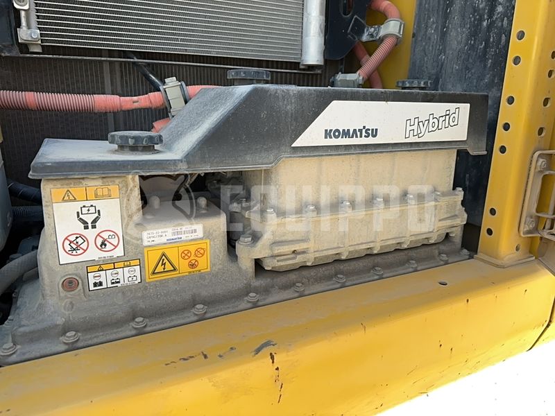 2020 كوماتسو HB215LC-3-48042799