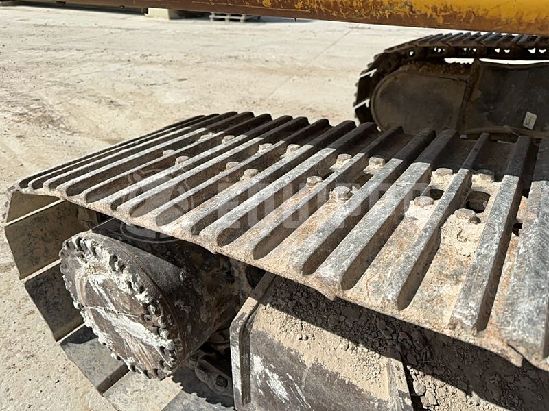 2020 كوماتسو HB215LC-3-48042863