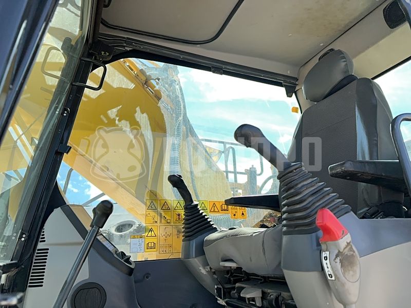 2020 Komatsu HB215LC-3-48191292