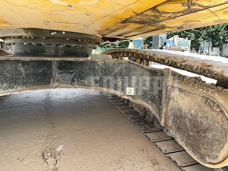 2020 كوماتسو HB215LC-3-48042804