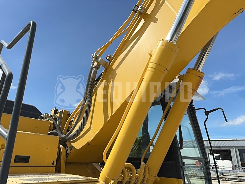 2020 Komatsu HB215LC-3-48191327