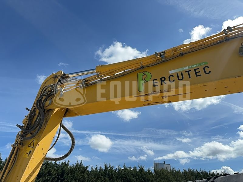 2020 كوماتسو HB215LC-3-48042813