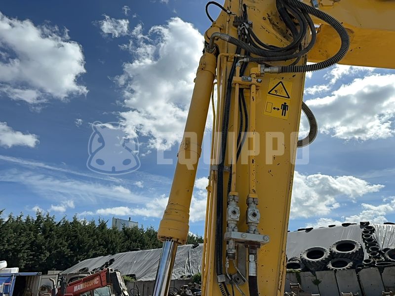 2020 كوماتسو HB215LC-3-48042849