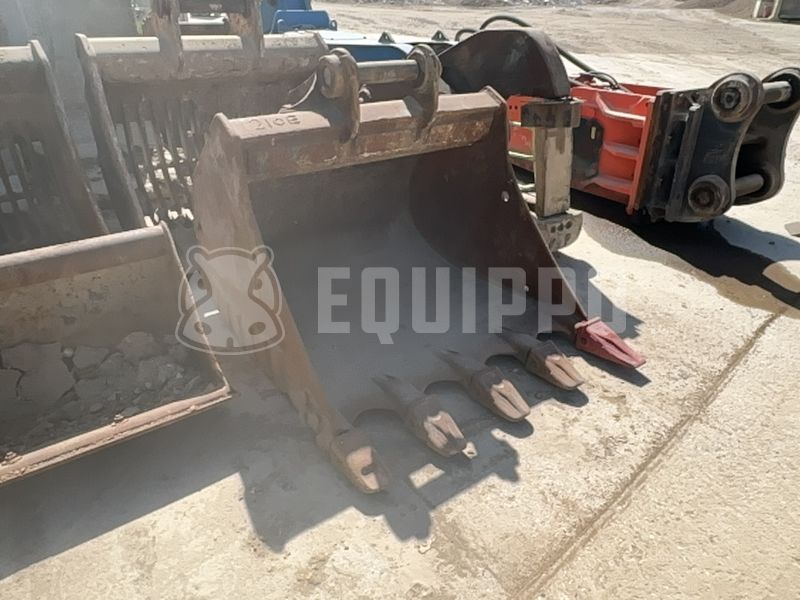 2020 كوماتسو HB215LC-3-48042853
