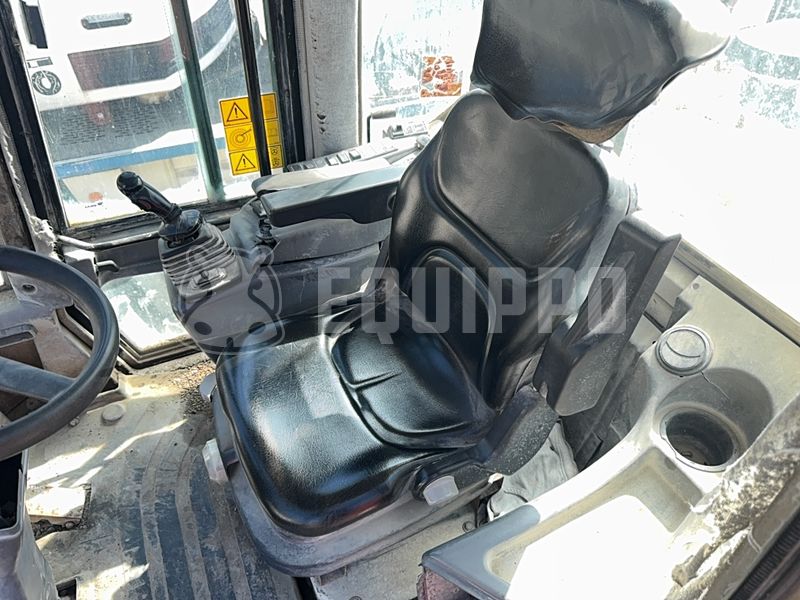 2001 ليبهير L 524-47045143