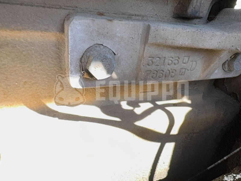 2001 ليبهير L 524-47045153