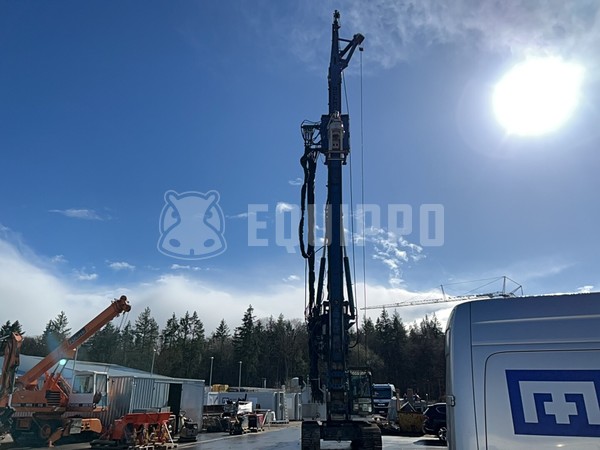 Bild des Delmag SR 25 BT / RH 18 auf Sennebogen mit ABI MDBA 3500 Bodenverbesserungsanlage