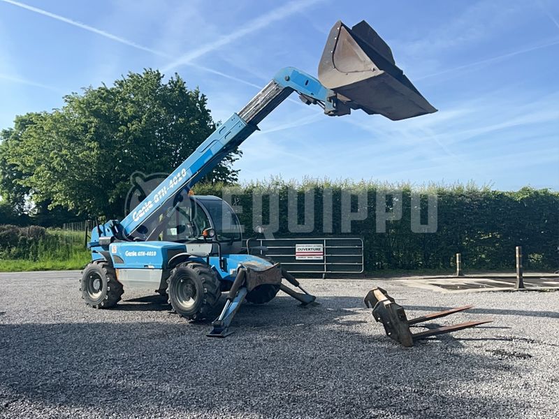 Terexlift GTH 4010 met graafbak en vorken - - Gebruikte Verreiker