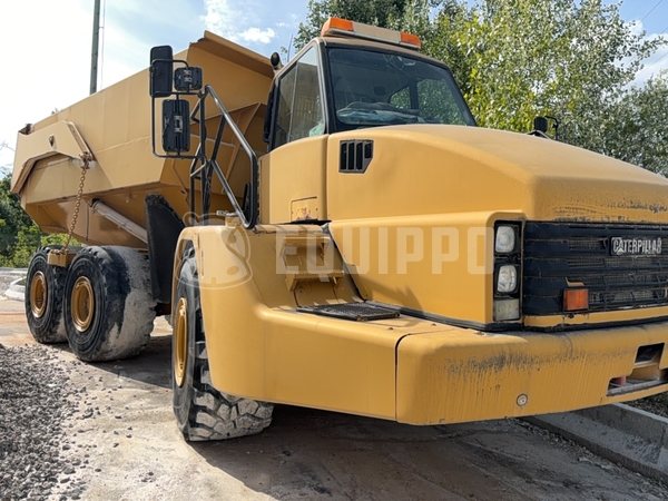 Photo de la Caterpillar 740
