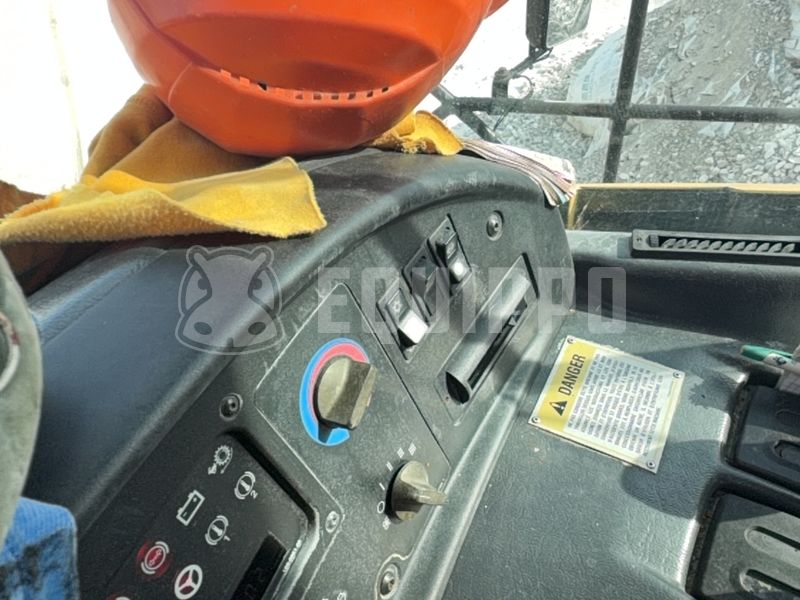 2004 Caterpillar 740-48011729