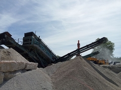 Powerscreen Chieftain 1700 - Left Front - Cribadora Usada