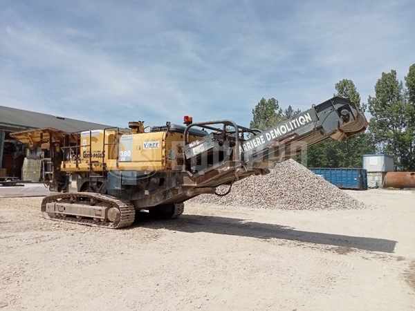 Picture of the Komatsu BR380JG