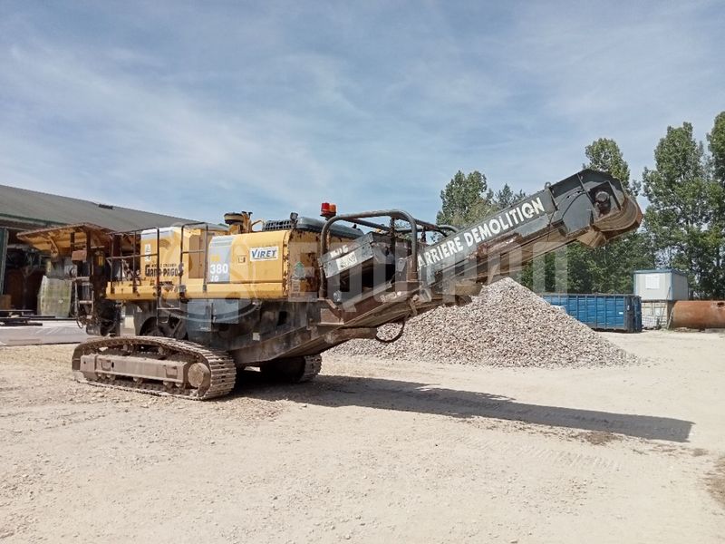 صورة ل كسارات 2004 كوماتسو BR380JG