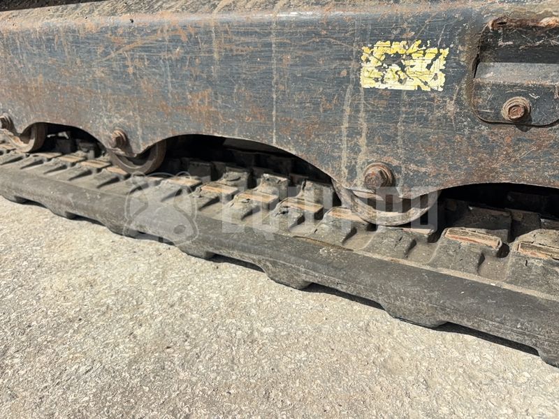 2011 KUBOTA U55-4-48551310