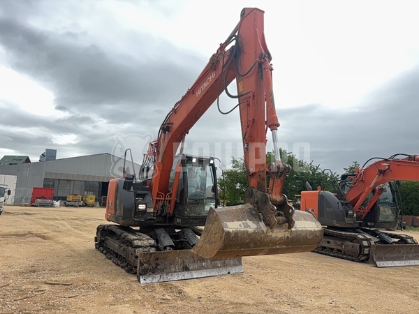 Photo de la Hitachi ZX135US-5B