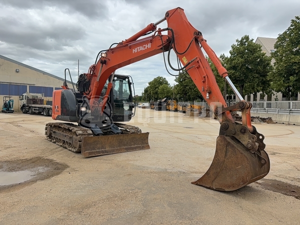 Photo de la Hitachi ZX135US-5B