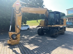 Foto van de Caterpillar M320F