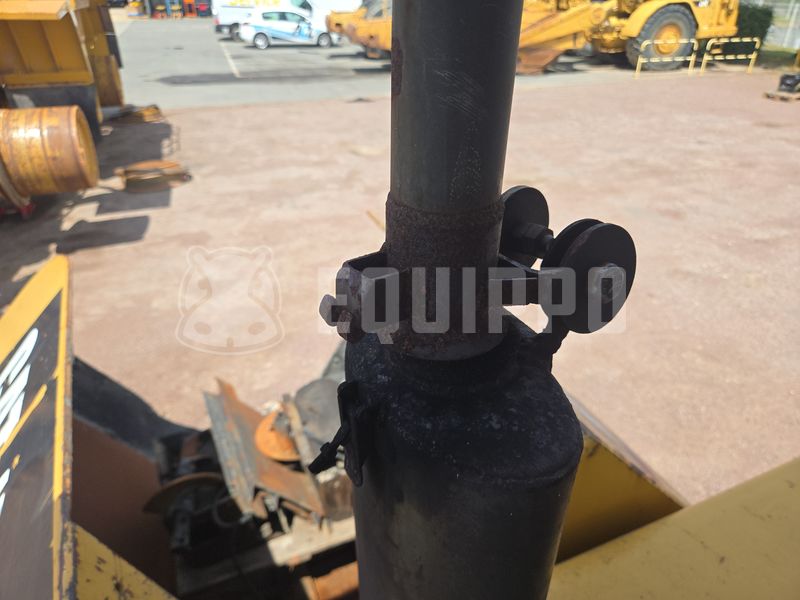 2008 كاتربيلر AP300-48505400