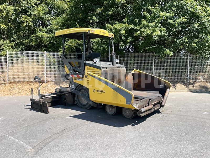 Bomag bf 300 p - Right Front - Pavimentadora de Asfalto Usada