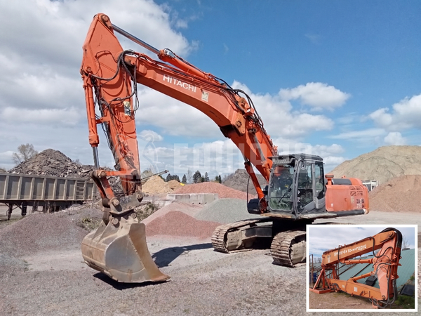 Imagen del Hitachi ZX350LC-3 con pluma estándar para tierra y pluma de largo alcance